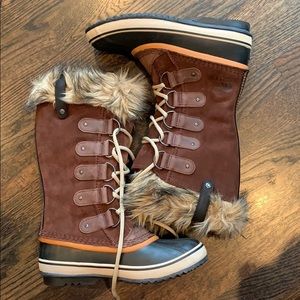 Sorel Snow Boots - worn once!
